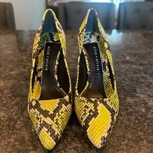 Alice + Olivia Green and Black Snakeskin Heels